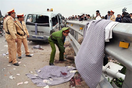 vuot qua noi dau “di an co thanh gio 9 nguoi” - 1