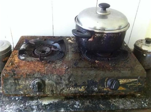 Lên mạng thanh lý bếp ga cũ 200k, cô gái bị chê là