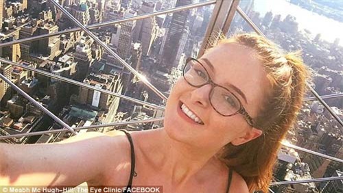 co gai 23 tuoi suyt bi mu mat vi sai lam khi deo kinh ap trong - 2