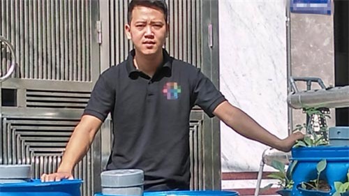 Chàng trai, bỏ mức lương mơ ước, bỏ việc, trồng rau, rau sạch, vườn rau, thùng xốp, chậu nhựa, ban công