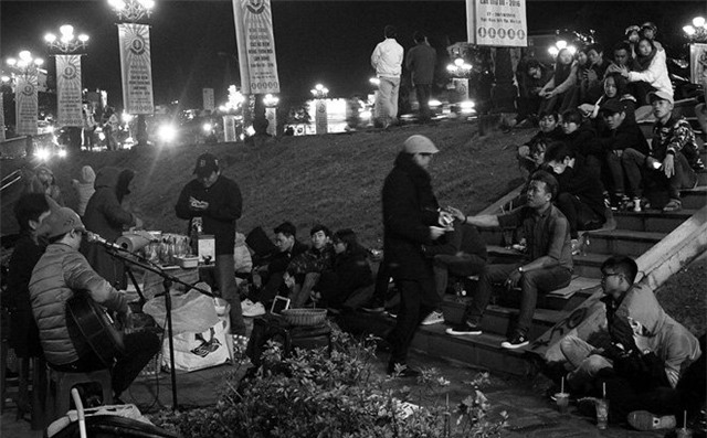 quán cà phê, quán cà phê bệt, cà phê đà lạt, quán cà phê thu 100 triệu