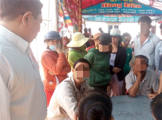 an chao coc, 3 me con tu vong - 1