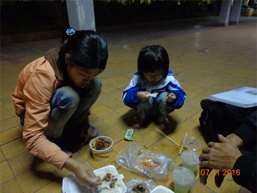 xot xa nguoi bo 'luc bat tong tam' nhin con gong minh chong bao benh - 5