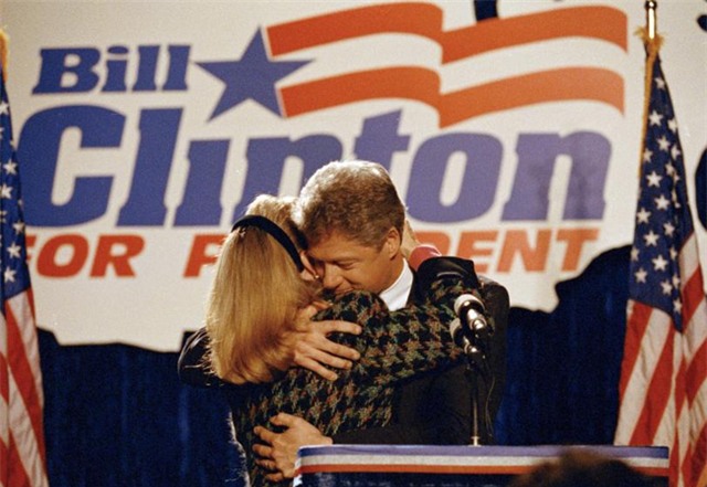 Đã gần nửa thế kỷ trôi qua, chuyện tình của vợ chồng Clinton vẫn khiến cho bao người phải ngưỡng mộ - Ảnh 12.