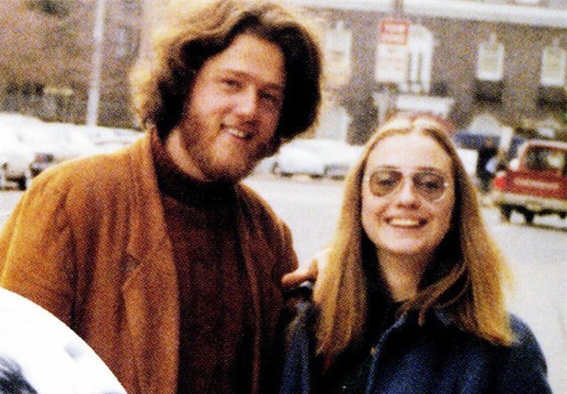 Đã gần nửa thế kỷ trôi qua, chuyện tình của vợ chồng Clinton vẫn khiến cho bao người phải ngưỡng mộ - Ảnh 2.