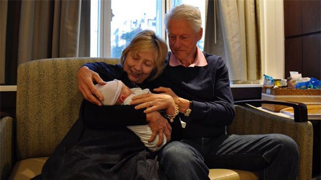 Đã gần nửa thế kỷ trôi qua, chuyện tình của vợ chồng Clinton vẫn khiến cho bao người phải ngưỡng mộ - Ảnh 21.