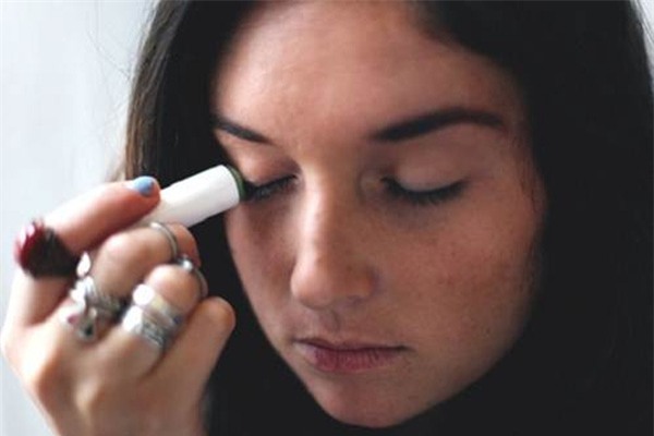 Cu boi son duong moi len long mi va mai toc roi ban se hieu va nghien luon day