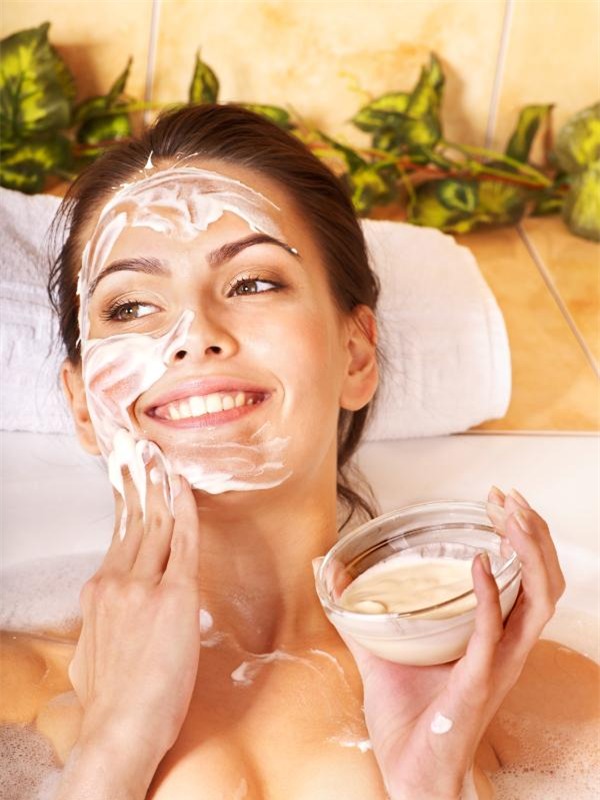 Da den, xau den may cung trang dep, min mang voi 1 qua trung ga