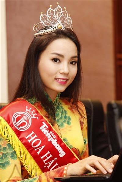 nhan sac hoa hau ky duyen: moi cang mong, cam ngay cang nhon hinh anh 3