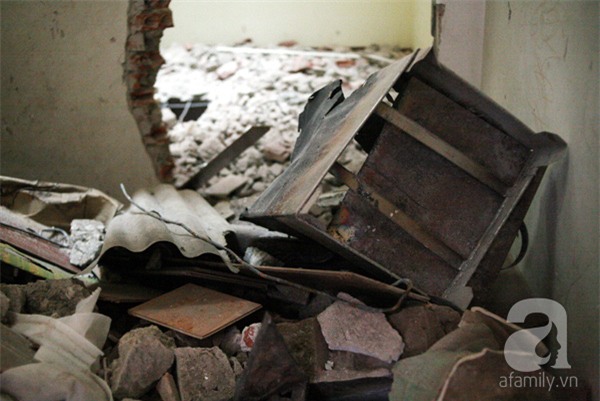 phá dỡ nhà bị nghiêng