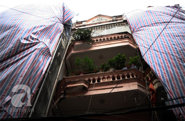 phá dỡ nhà bị nghiêng