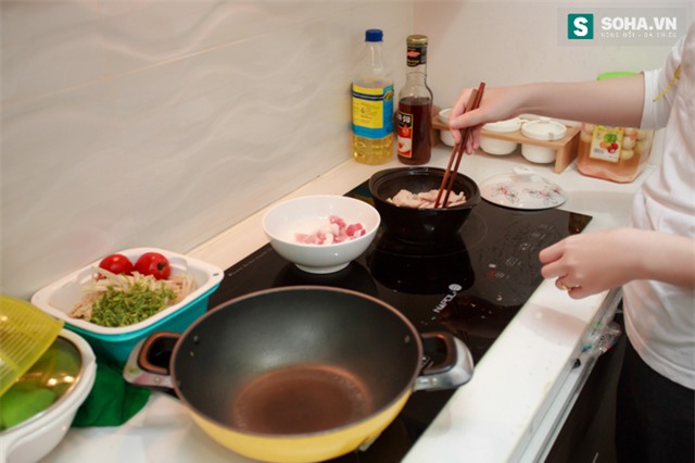 Bố mẹ MC Ngọc Trang sốc khi biết con gái sống cùng chồng chuyển giới - Ảnh 5.