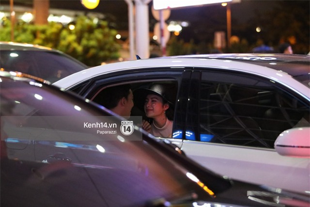 HOT: Angela Phương Trinh thân mật với Võ Cảnh tại sân bay, rộ nghi án phim giả - tình thật? - Ảnh 11.