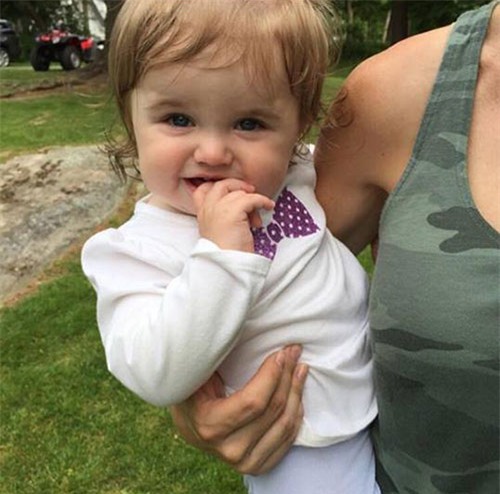 chau gai thu 7 xinh nhu thien than cua tan tong thong my donald trump - 12