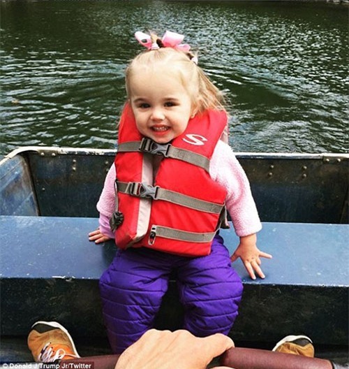 chau gai thu 7 xinh nhu thien than cua tan tong thong my donald trump - 9