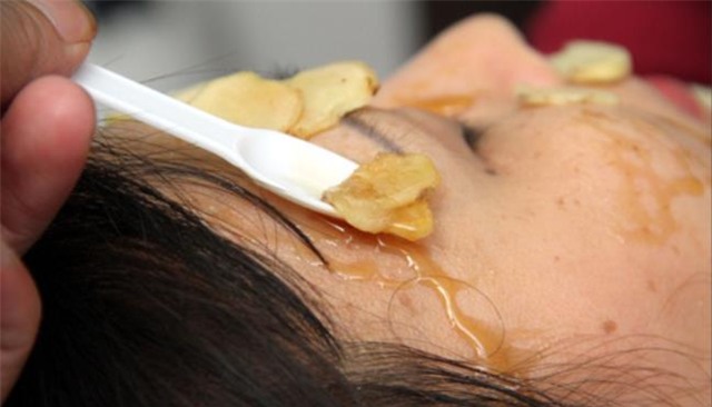 Thai gung thanh lat mong roi dap len not tan nhang lien tuc sau 15 ngay de da trang sang