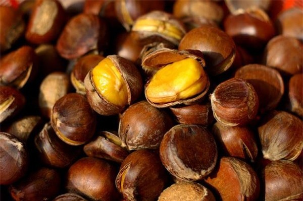 Lợi ích và tác hại của 3 loại hạt chị em hay ăn trong tiết trời se lạnh - Ảnh 3.