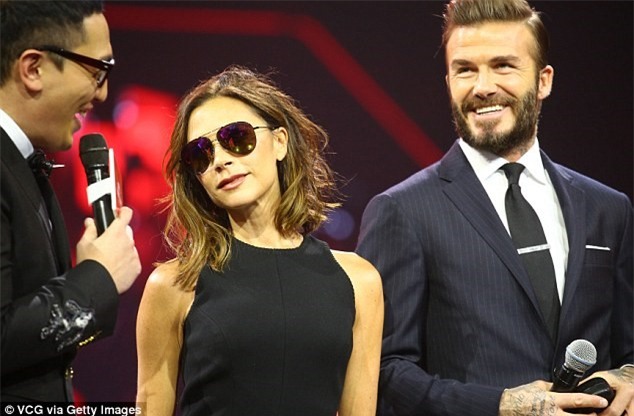 Victoria Beckham thich thu khoe vong ba cua chong hinh anh 6