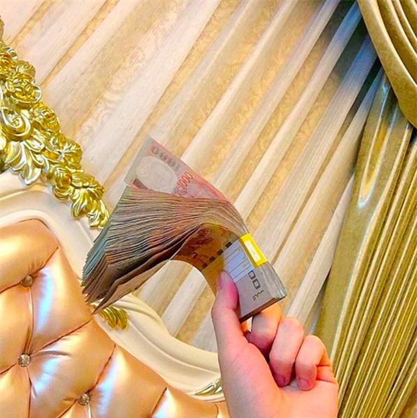 Đi xe dát vàng, lại còn dát toàn hàng hiệu: Thiếu gia thì phải như anh! - Ảnh 14.