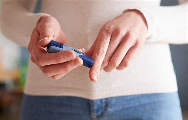 Dấu hiệu cảnh báo bạn đã mắc căn bệnh cứ 7 giây lại có 1 người tử vong trên thế giới - Ảnh 1.