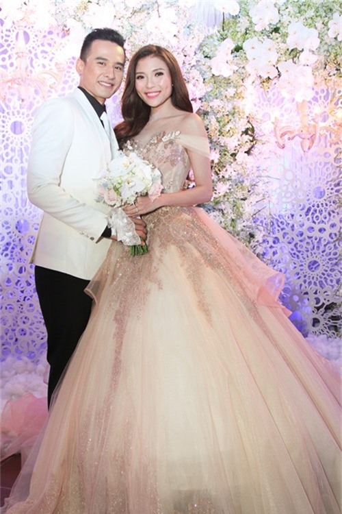 khong can hang hieu, thuy diem - luong the thanh van duoc fan khen nuc no - 1