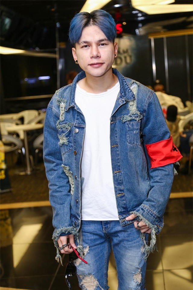 Hoang Ton xuat hien sau khi thua nhan 'dao keo' bi hong hinh anh 1