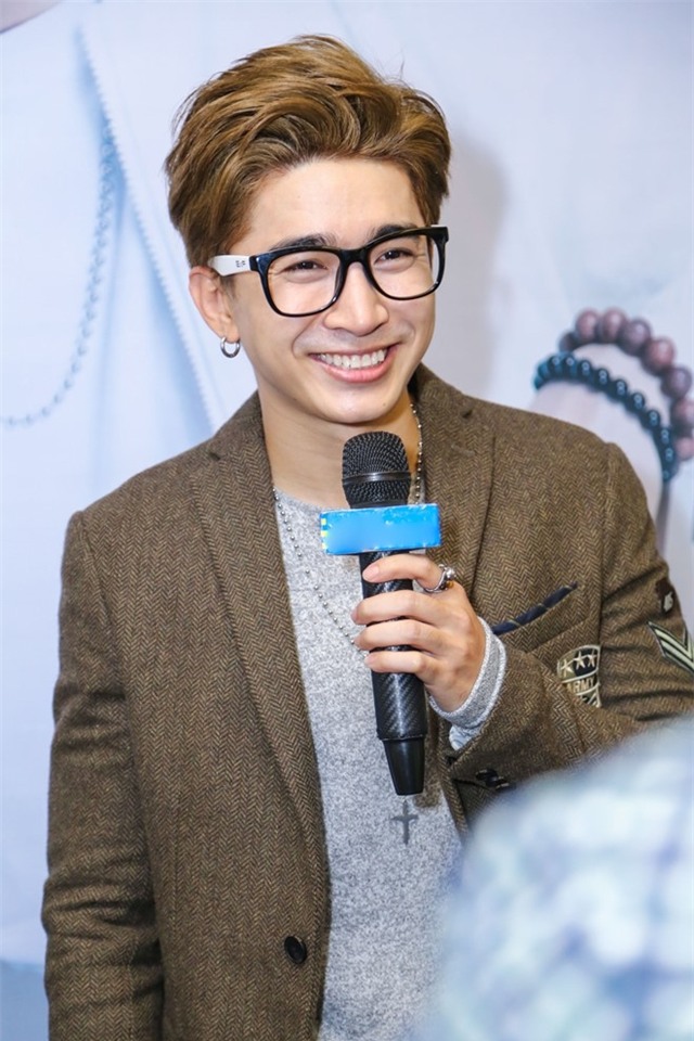 Hoang Ton xuat hien sau khi thua nhan 'dao keo' bi hong hinh anh 4