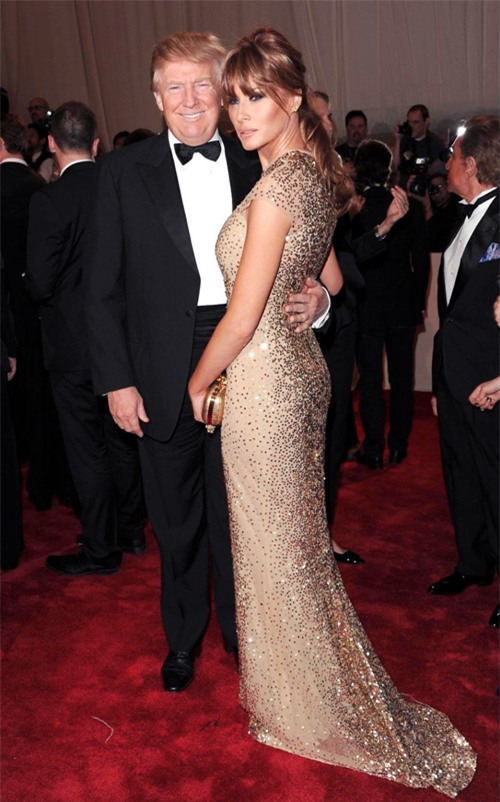 Những thiết kế đầm sequin lấp lánh được phu nhân ưu ái để tỏa sáng trong mỗi lần xuất hiện trên thảm đỏ của mình.