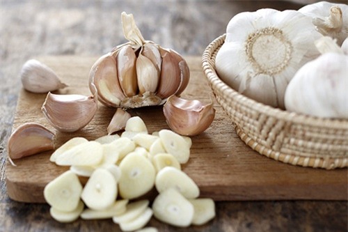 day la ly do khien me nao cung muon them toi vao thuc an dam cho con - 1