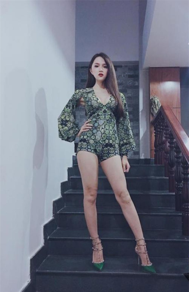 choang voi so thich di dien nhu di... boi cua huong giang idol hinh anh 1