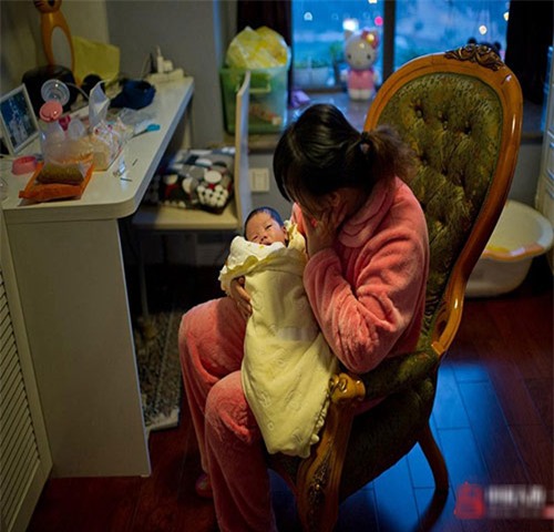 chi voi meo nho nay, me thoat ngay khoi canh con so sinh 