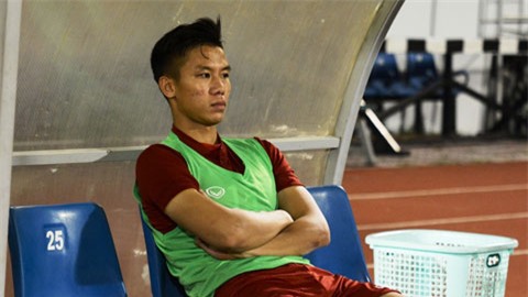 Quế Ngọc Hải được tha thứ sau cú tắc bóng gây chấn thương