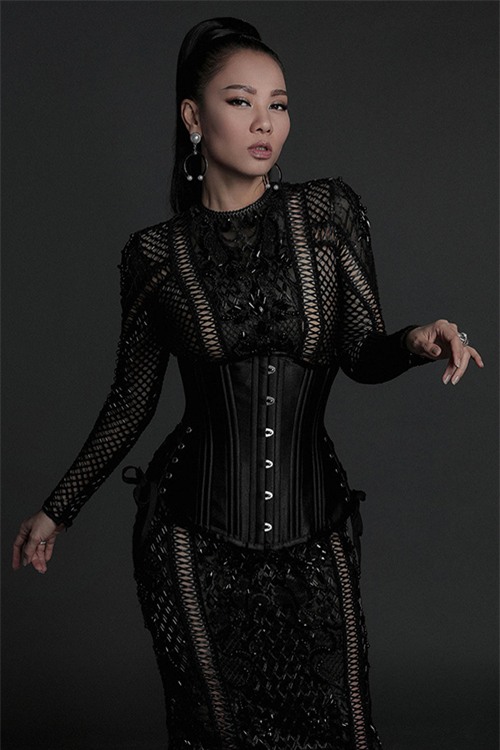 Sao Viet ngay cang chuong mot khoe noi y