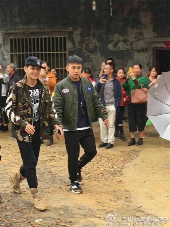 Lâm Chí Dĩnh đến Việt Nam 0