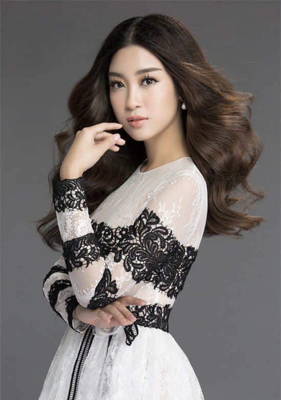 hoa-hau-my-linh-xinh-nhu-bup-be-khoe-duong-cong-uon-luon-2