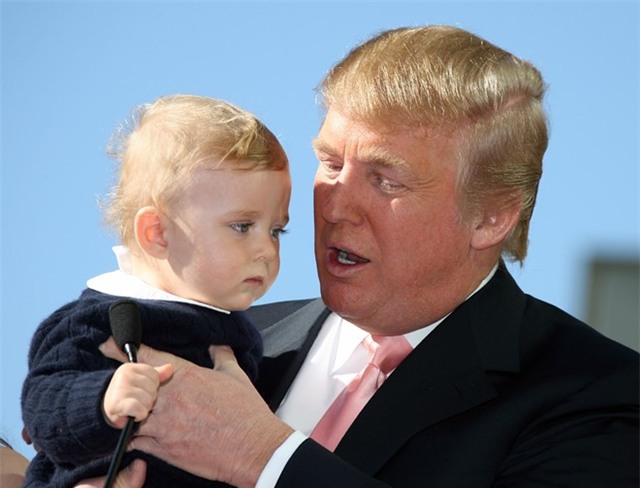 Loat anh au tho cua con trai ut ong Donald Trump hinh anh 2