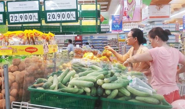 Siêu thị kêu gọi khách hàng chỉ mua 2 kg cà chua một ngày - Ảnh 1.