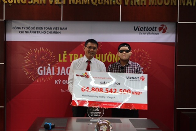 Nhiều người vẫn nghi ngờ về việc liên tiếp có người trúng giải nhưng phải đeo mặt nạ khi nhận thưởng là không minh bạch?