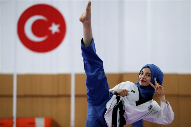 Nhan sắc tuyệt trần của nữ cao thủ taekwondo Kubra Dagli - Ảnh 7.
