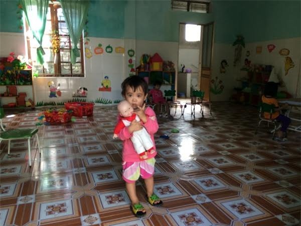 Cả trăm phụ huynh cho trẻ nghỉ học vì hiệu trưởng chưa bị kỷ luật