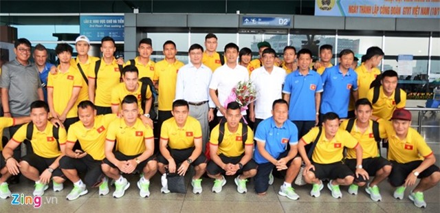 Tuyen Viet Nam len duong du AFF Cup hinh anh 4