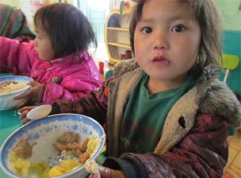 Từ thiện và giả từ thiện để trục lợi