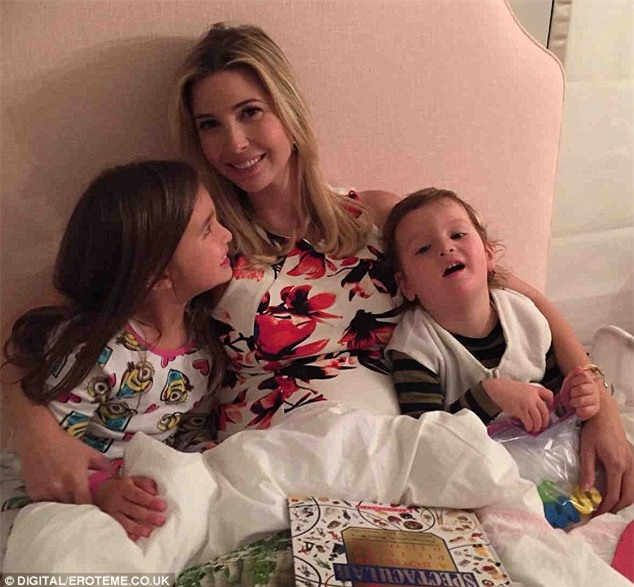 Video cháu ngoại đáng yêu của tân Tổng thống Donald Trump đọc thơ tiếng Trung gây sốt - Ảnh 4.