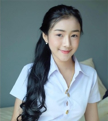 Nữ sinh triệu người mê điêu đứng vì tuột khăn tắm khi livestream - Ảnh 2.