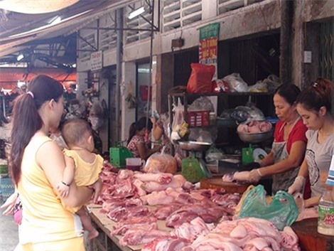 Câu hỏi của con trai và nỗi ám ảnh của mẹ khi đi chợ nấu cơm