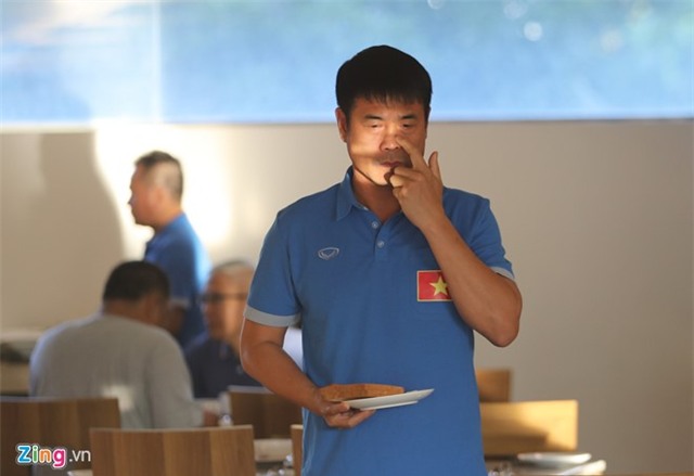 Cong Vinh, Cong Phuong an sang muon sau buoi tap the luc hinh anh 4