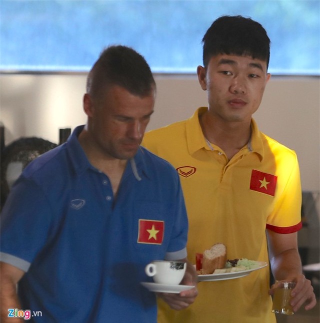 Cong Vinh, Cong Phuong an sang muon sau buoi tap the luc hinh anh 6