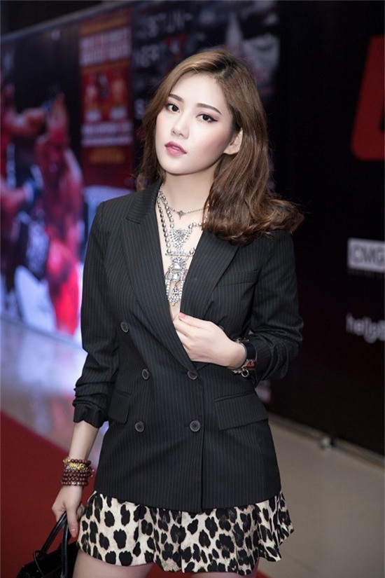 ban gai tin don milan pham sexy the, sao tien dat chua thua nhan? hinh anh 4