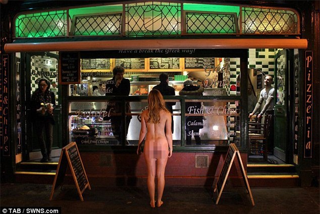 Sinh viên Cambridge thi mông đẹp thường niên