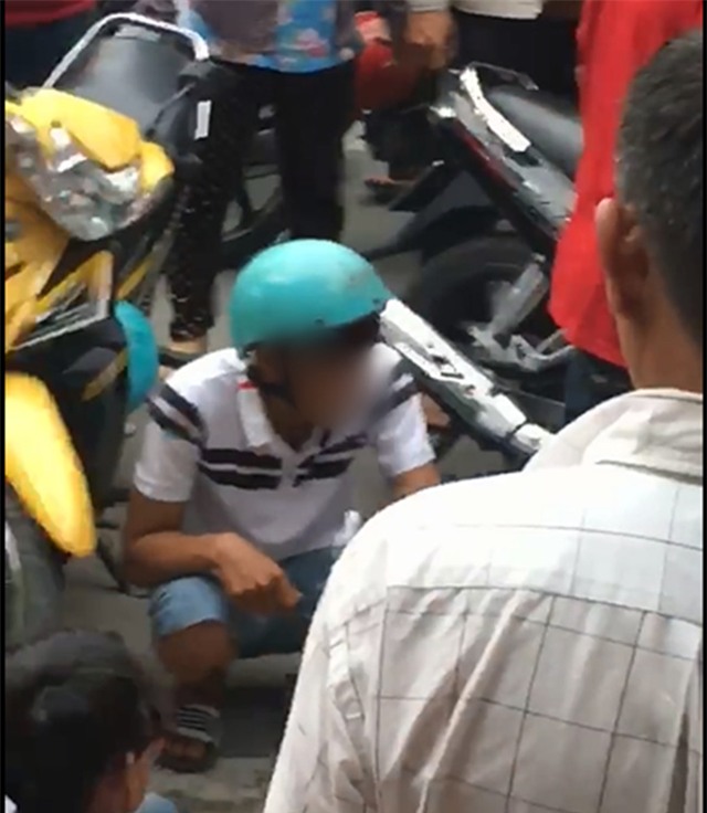 Thanh niên trộm xe máy bị kéo lê, đánh đập dã man giữa đường phố Sài Gòn - Ảnh 3.
